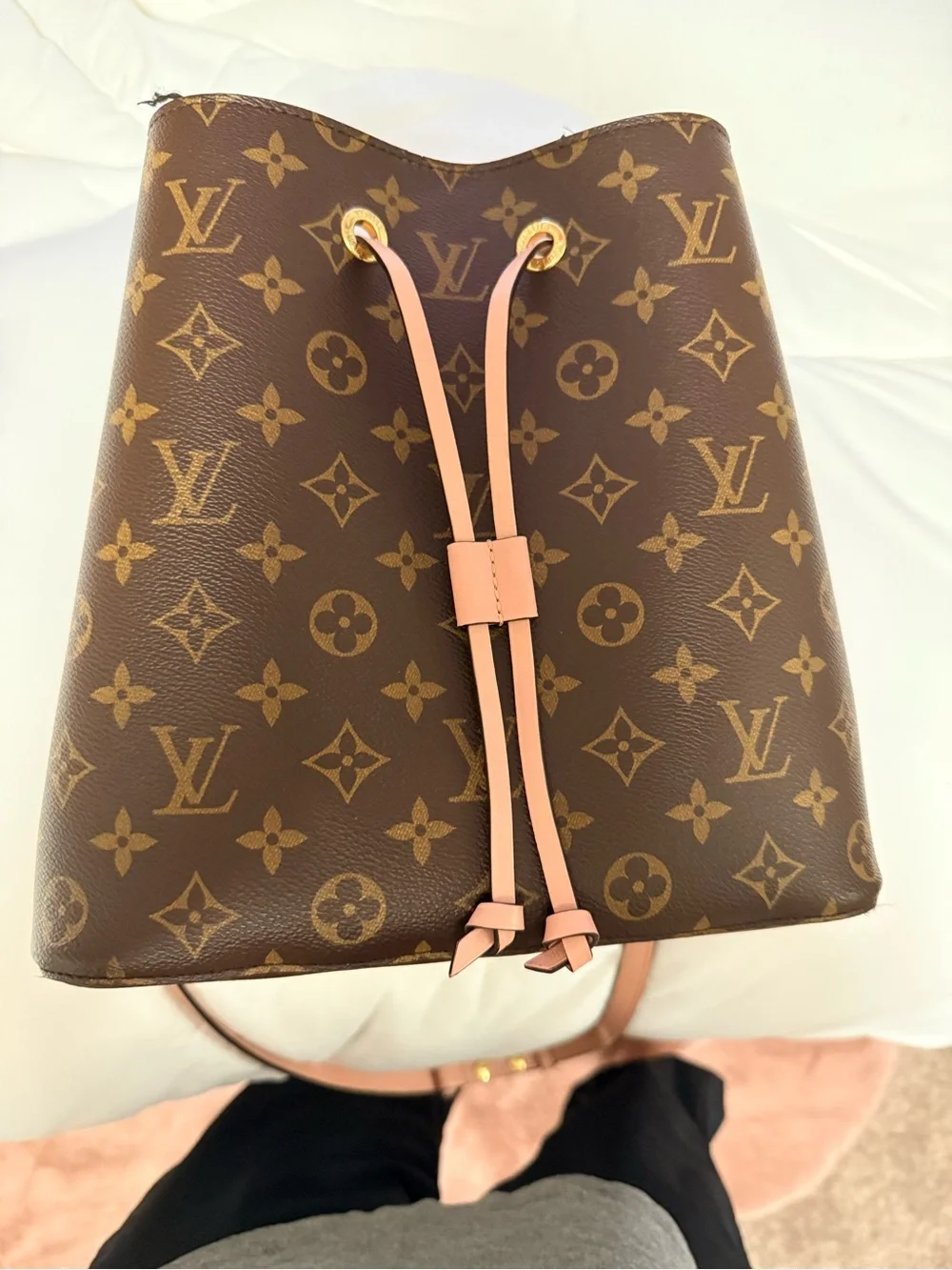 Louis Vuitton Brown Monogram with Pink Leather Drawstring Shoulder Bag - Picture 4 of 11